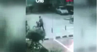 60 yaşındaki sürücünün 9 yaşındaki çocuğu darp anı kamerada!