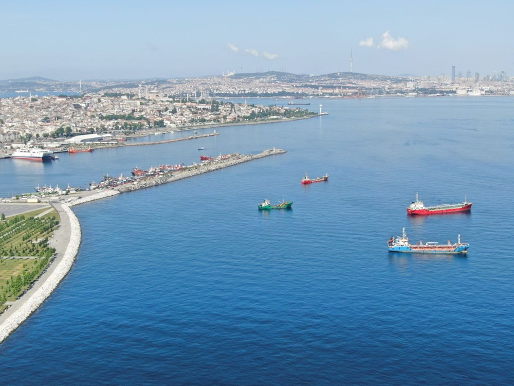 İstanbul açıklarındaki sahipsiz gemiler satışa çıkarıldı