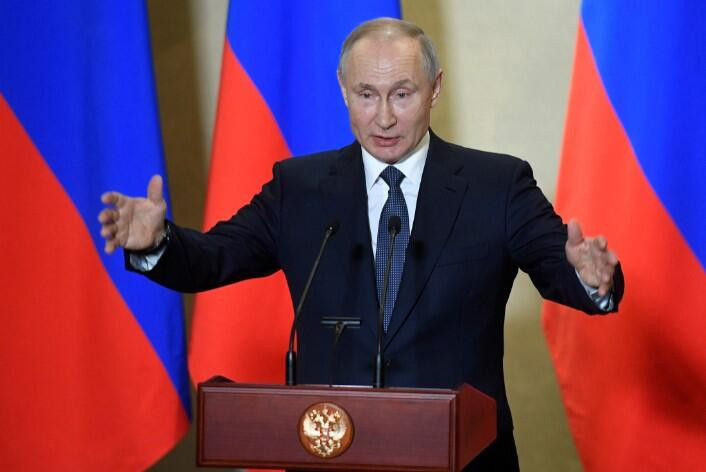 Putin koronavirüsten böyle korunacak!