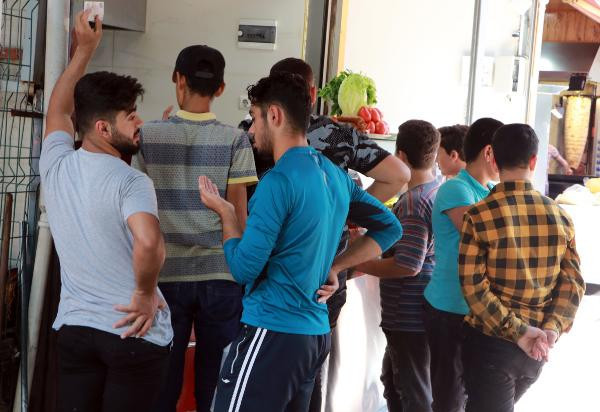 Maskesiz, mesafesiz döner kuyruğu