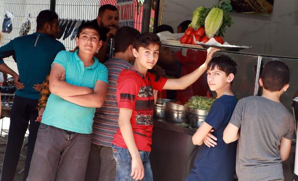 Maskesiz, mesafesiz döner kuyruğu