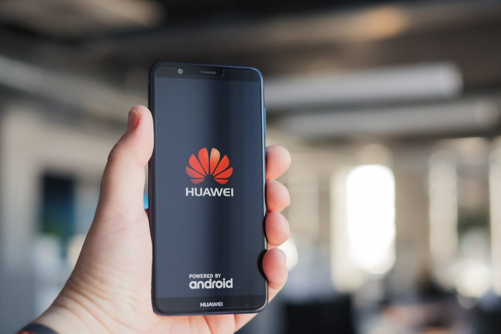 Huawei, Samsung'u tahtından indirdi