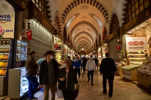 İstanbul'da hızlı normalleşme! Çarşılar dolup taştı