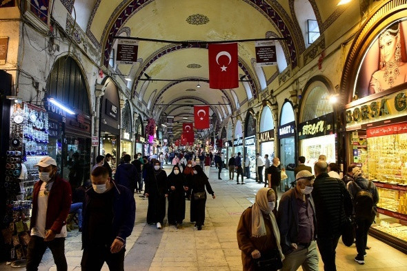 İstanbul'da hızlı normalleşme! Çarşılar dolup taştı