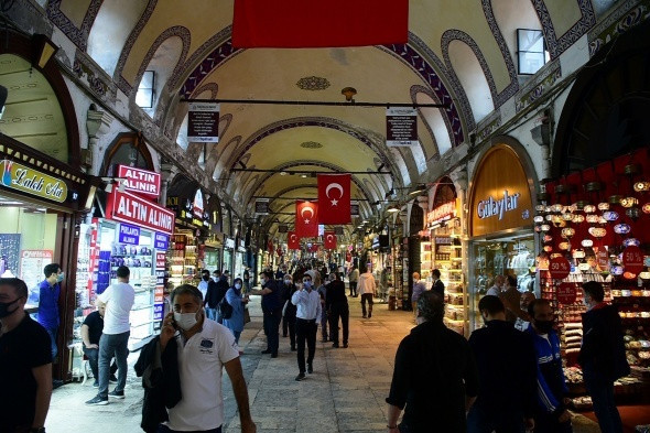 İstanbul'da hızlı normalleşme! Çarşılar dolup taştı
