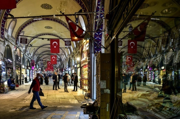 İstanbul'da hızlı normalleşme! Çarşılar dolup taştı