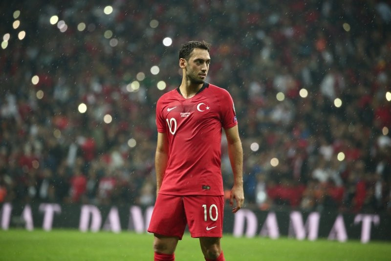 İşte Hakan Çalhanoğlu'ya yapılan resmi teklif!