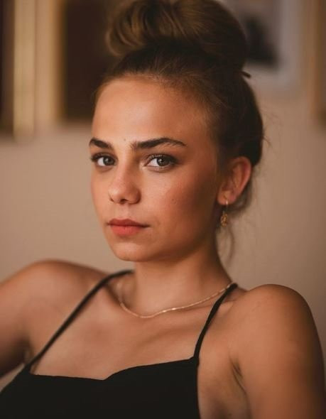 Bahar Şahin rol arkadaşı Mehmet Ozan Dolunay’la yakalandı