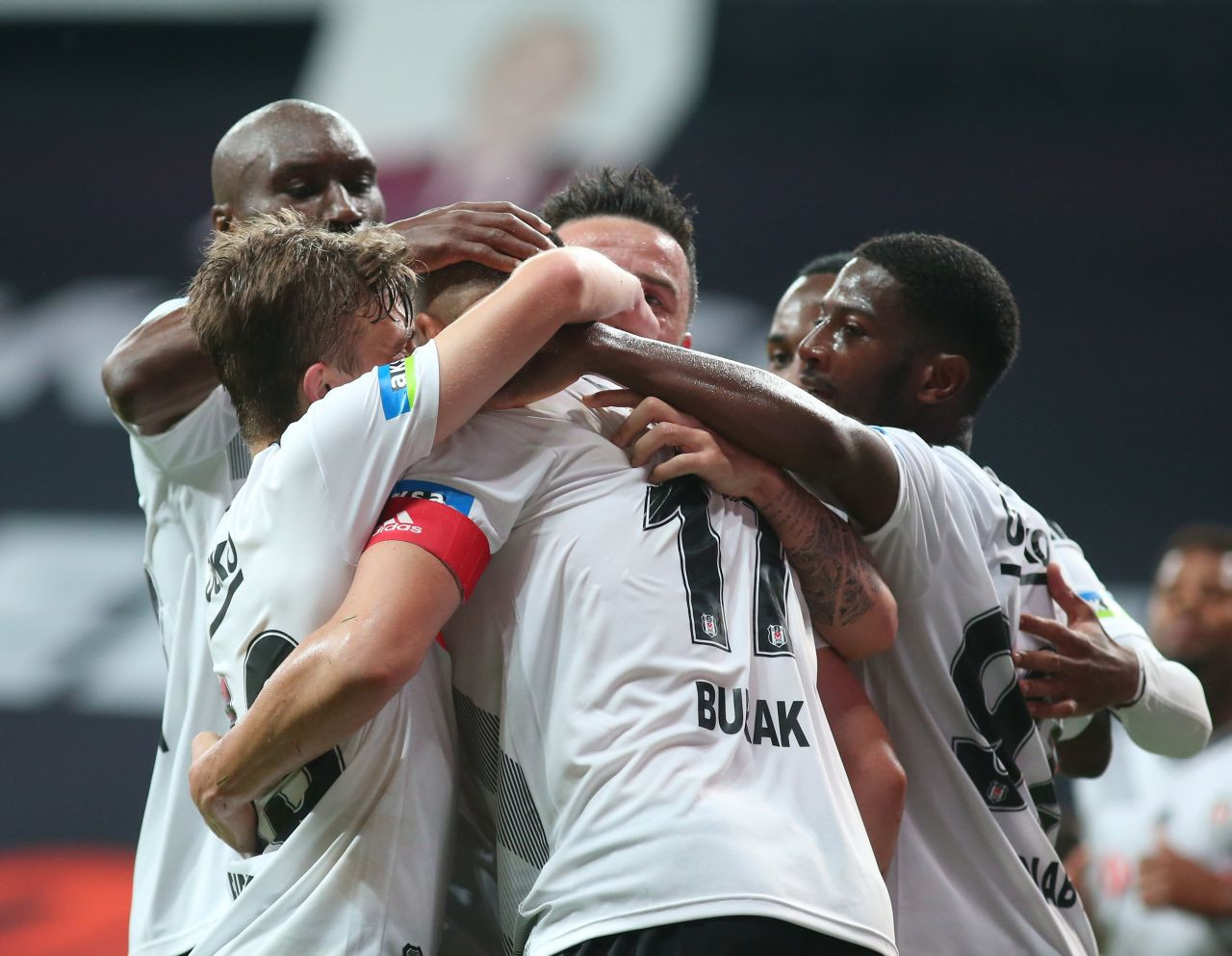 Gecenin yıldızı Burak Yılmaz oldu