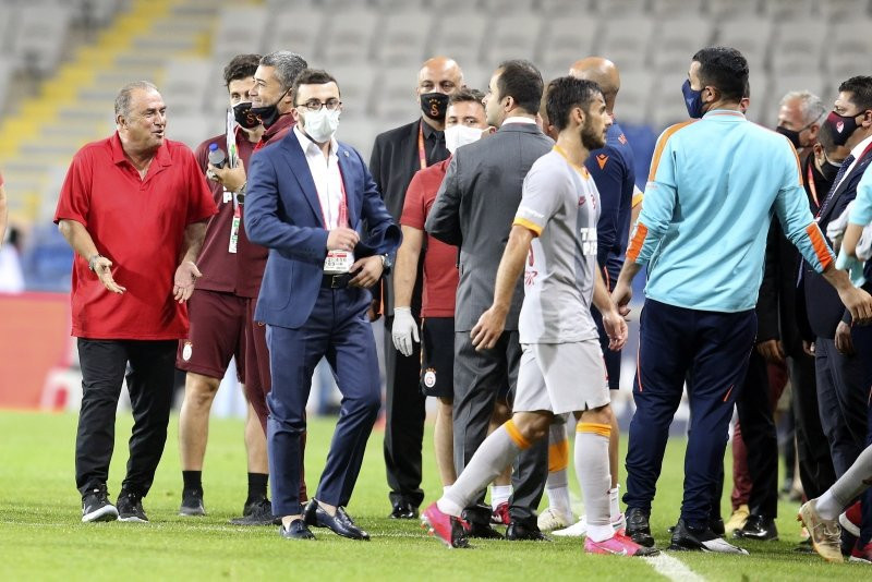 Başakşehir - Galatasaray maçının ardından gerginlik! İşte o anlar