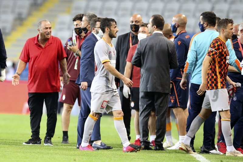Başakşehir - Galatasaray maçının ardından gerginlik! İşte o anlar