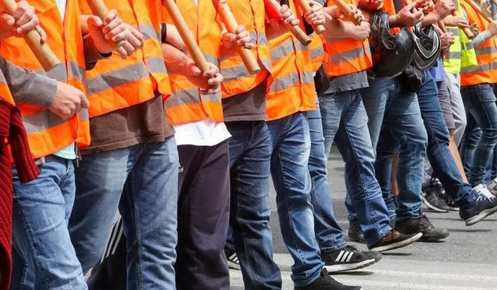 İşçiler direnişe geçiyor! Milyonlarca işçi 81 ilde sokağa iniyor