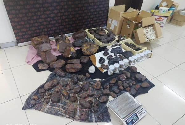 Mersin'de 145 kilo gram balina kusmuğu ele geçirildi