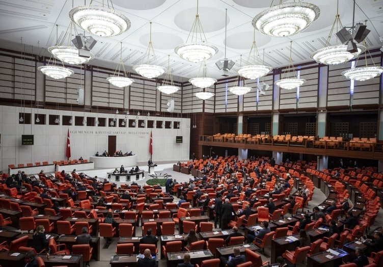 48 gün sonra yeniden toplanan TBMM'den dikkat çeken kareler - Resim: 4