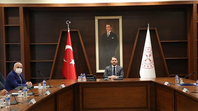 Bakan Albayrak, banka müdürleri ile bir toplantı gerçekleştirdi