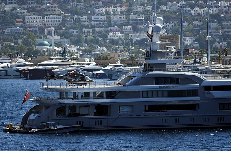 Mega yatlar Bodrum'a demir attı