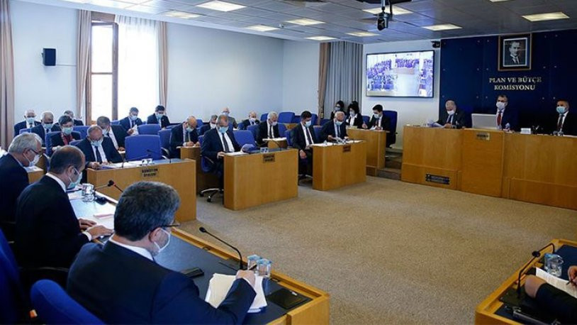 ''AK Parti referansı olmayan kamuda çalışamayacak''
