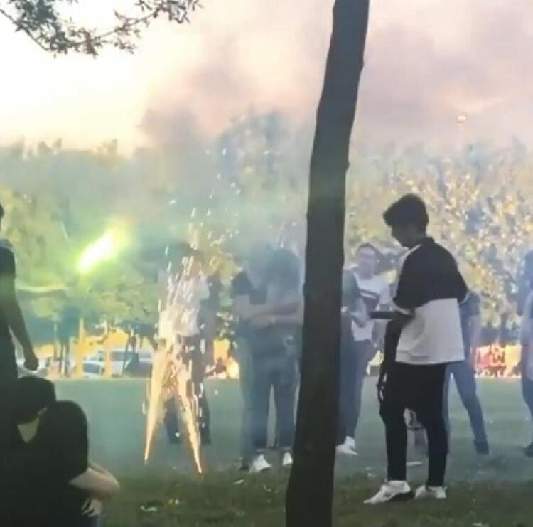 Gençler tedbirleri hiçe saydı!