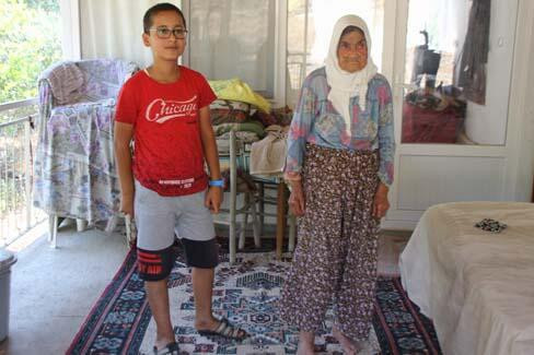 119 ve 101 yaşındaki kız kardeşlerin yıllara meydan okuyan yaşamı