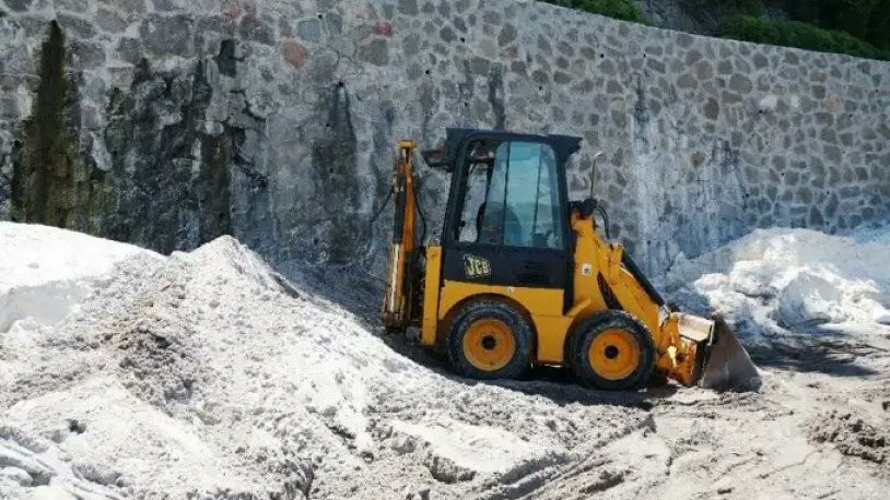 Salda Gölü'nün kıyısına şantiye kuruldu