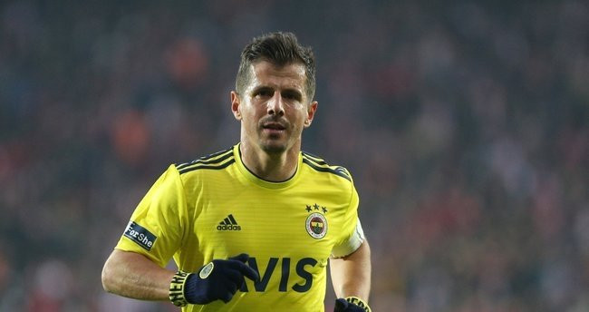 Emre Belözoğlu Süper Lig'in yıldızı için devrede
