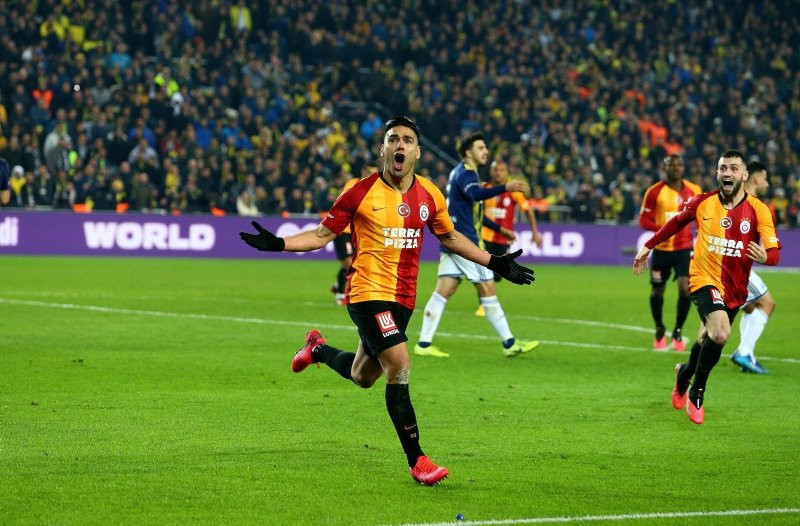 Yakın arkadaşı duyurdu! Falcao Galatasaray'dan ayrılacak mı?