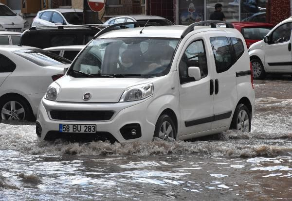 Sivas'ta sağanak etkili oldu