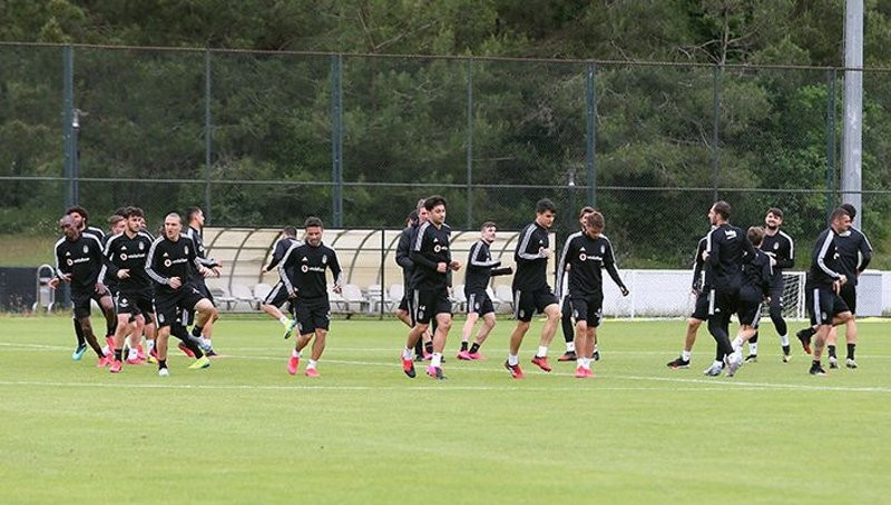 Beşiktaş'ta deprem! Oyuncular o teklifi reddetti