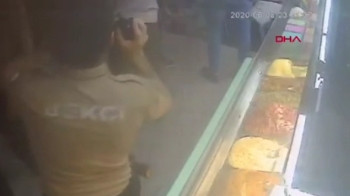 Ortaköy Kumpirciler Çarşısı'ndaki çökme anı 