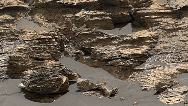 NASA'nın çektiği fotoğraf, Mars'ta hayat olduğunu kanıtladı 
