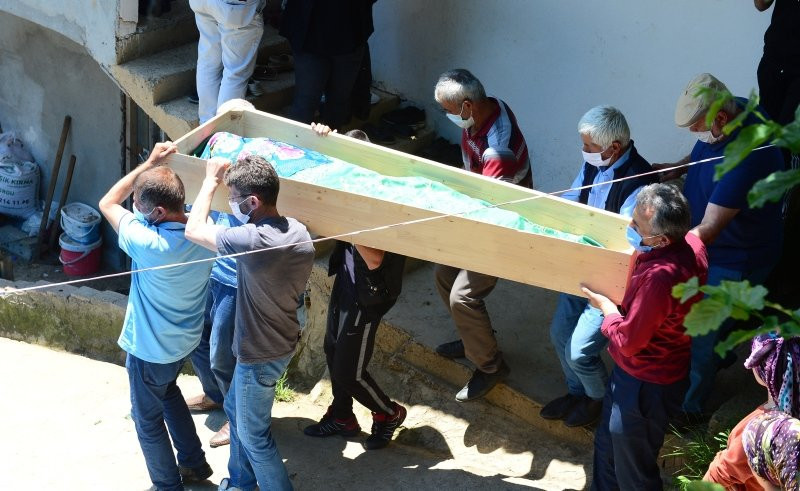 İkranur Tirsi'ye son veda! Beyaz elbisesi tabutuna konuldu