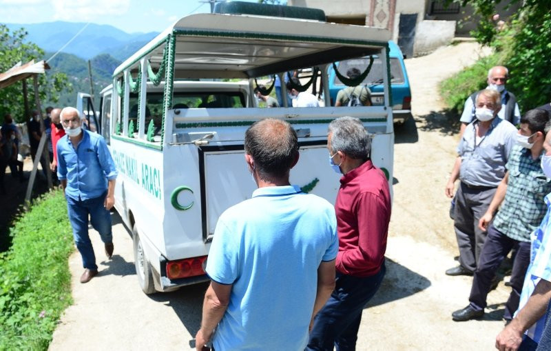 İkranur Tirsi'ye son veda! Beyaz elbisesi tabutuna konuldu