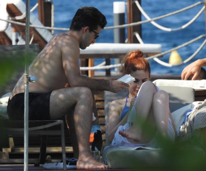 ''Tutunamayanlar'' Bodrum'a tutundu! Ekipçe yaz tatili...
