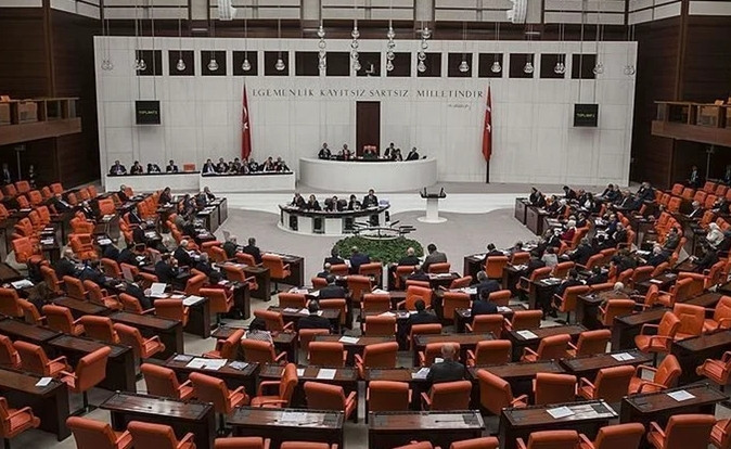 ''Çoklu baro'' teklifinin birinci bölümü kabul edildi