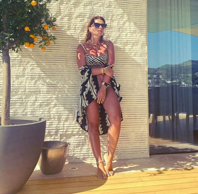 Pelin Karahan'dan tatilde ''kilo almadım'' pozu