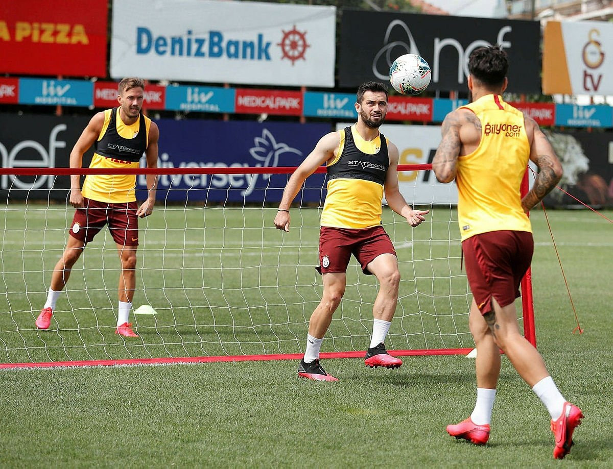 Fenerbahçe'ye dev çalım! 2 yıldız Galatasaray'da buluşuyor