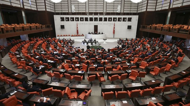 CHP'den ''havai fişek yasaklansın'' teklifi