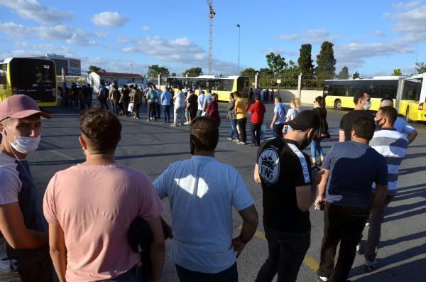 Minibüs şoförleri ve yolcuların ''ayakta yolcu'' tartışması