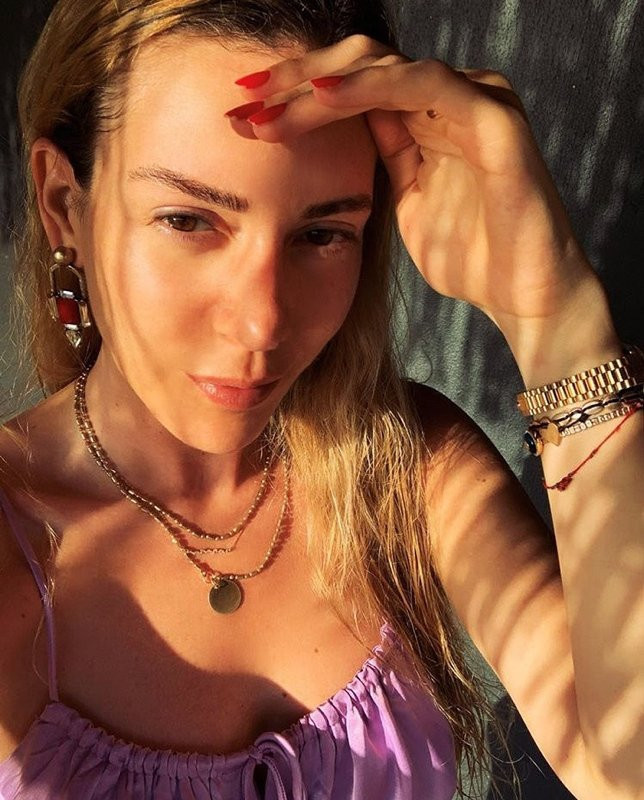 6 aylık hamile Sinem Kobal'ın fotoğrafına beğeni yağdı!