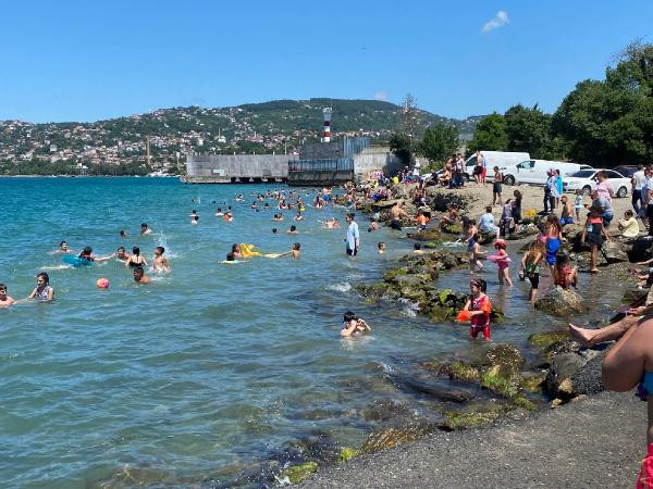 İstanbullu Beykoz sahiline akın etti