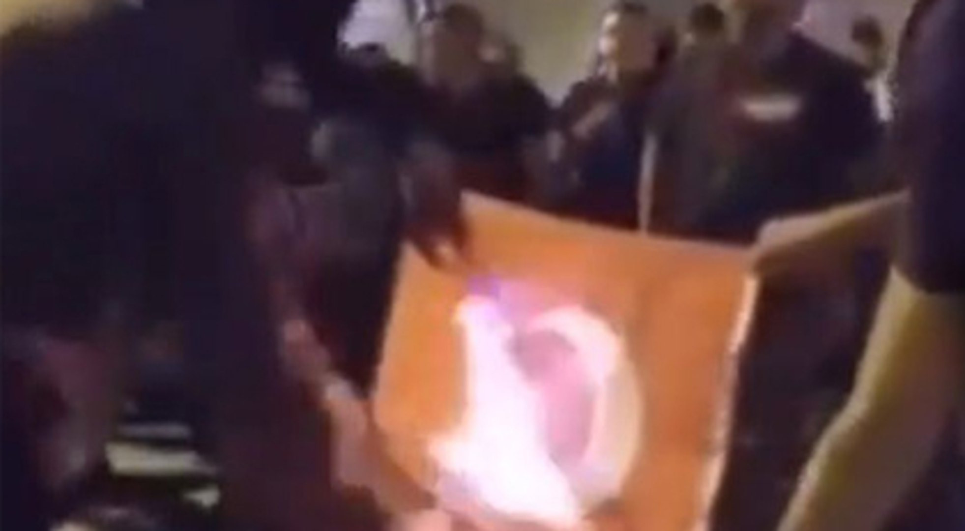 Yunanistan'da büyük provokasyon! Türk Bayrağı'nı yaktılar!