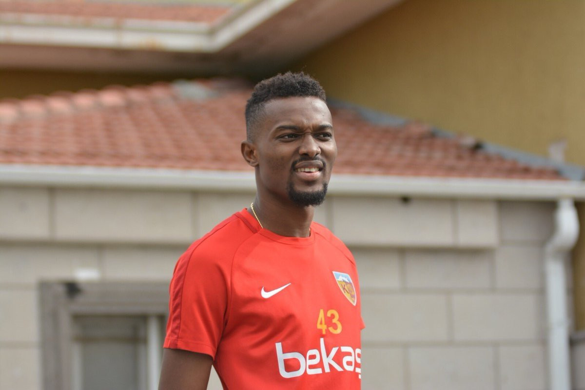 Beşiktaş'tan Mensah için flaş teklif!