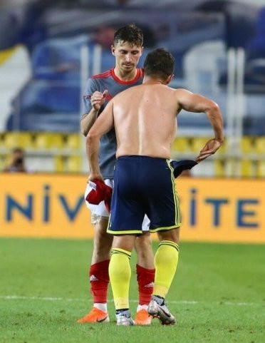 Mert Hakan'dan Luiz Gustavo paylaşımı!
