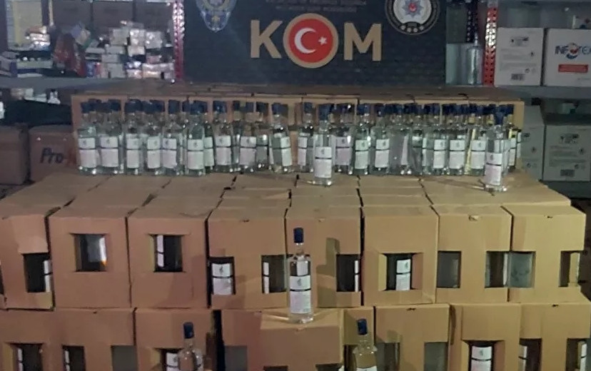 2 bin 140 litre kaçak etil alkol ele geçirildi