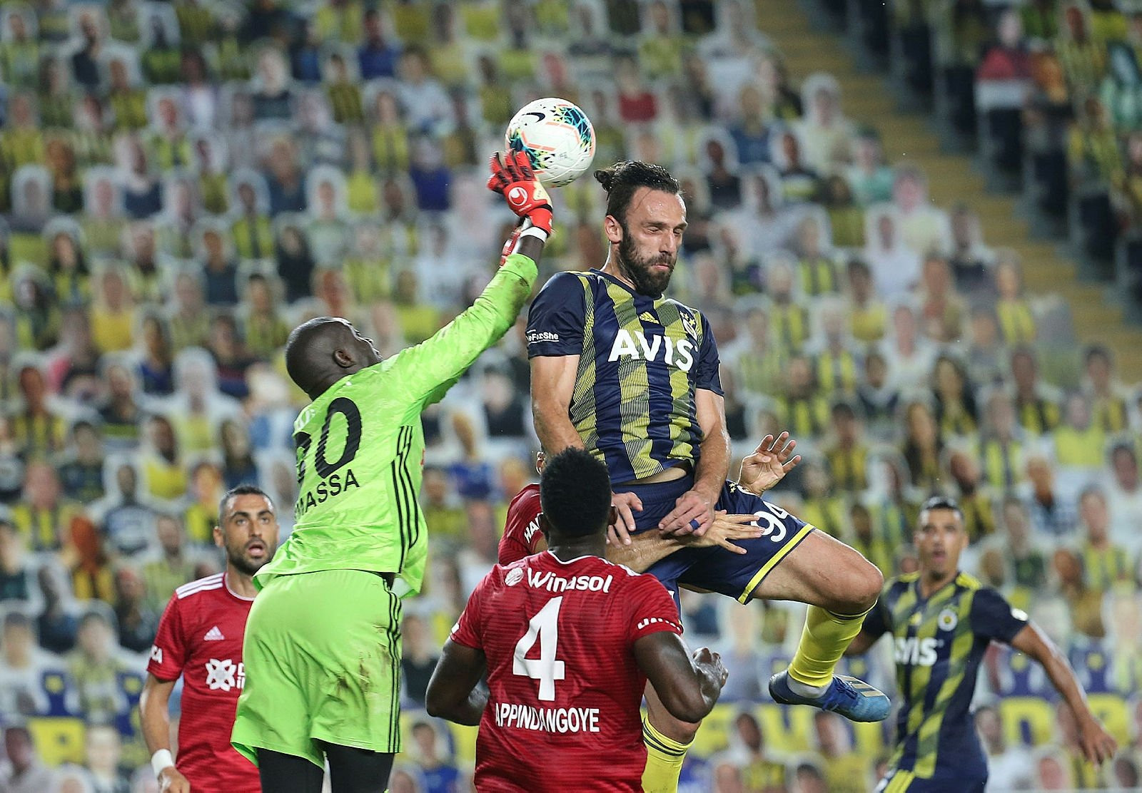 Emre Belözoğlu ve Volkan Demirel'den 2 yıldıza tepki!