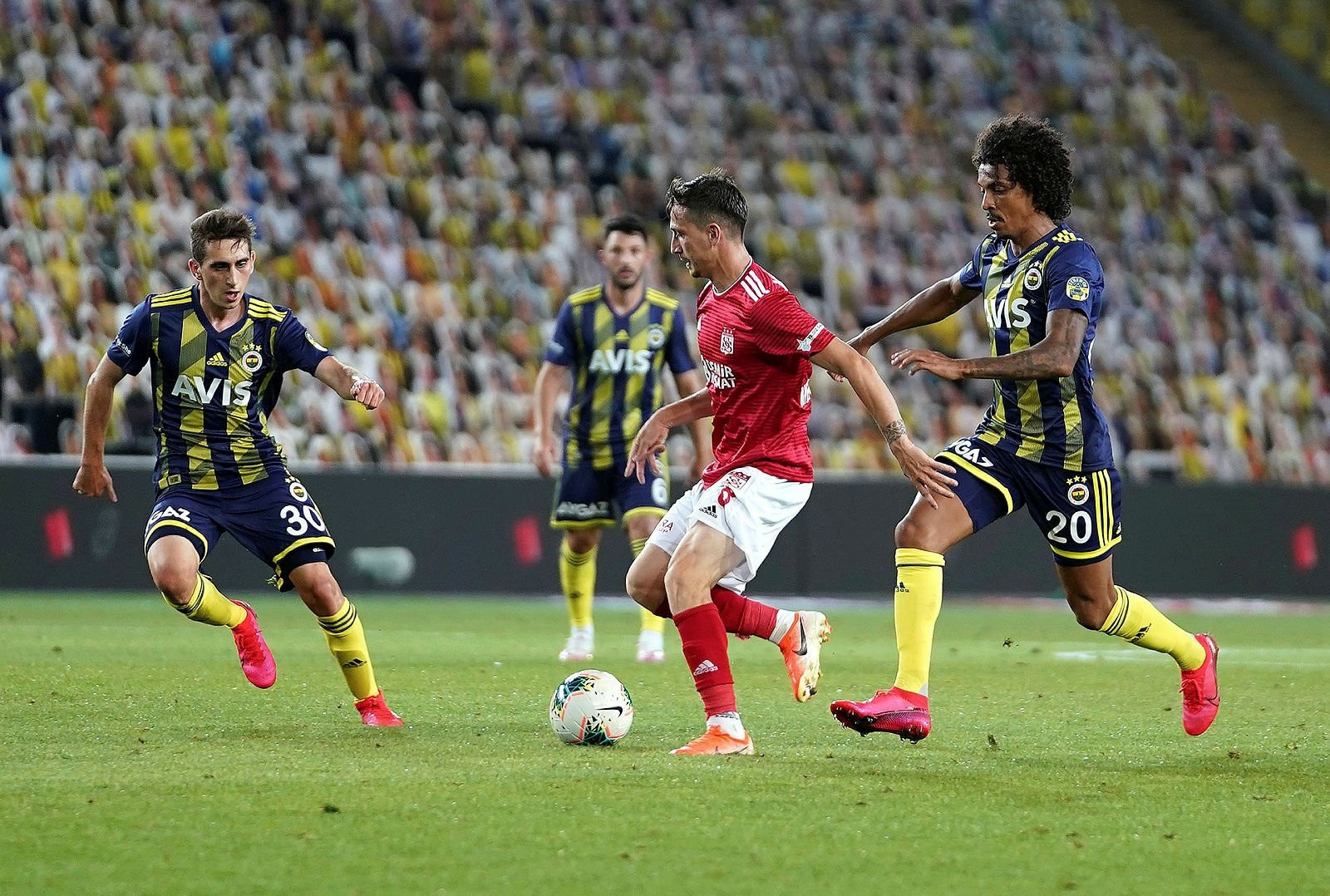 Emre Belözoğlu ve Volkan Demirel'den 2 yıldıza tepki!