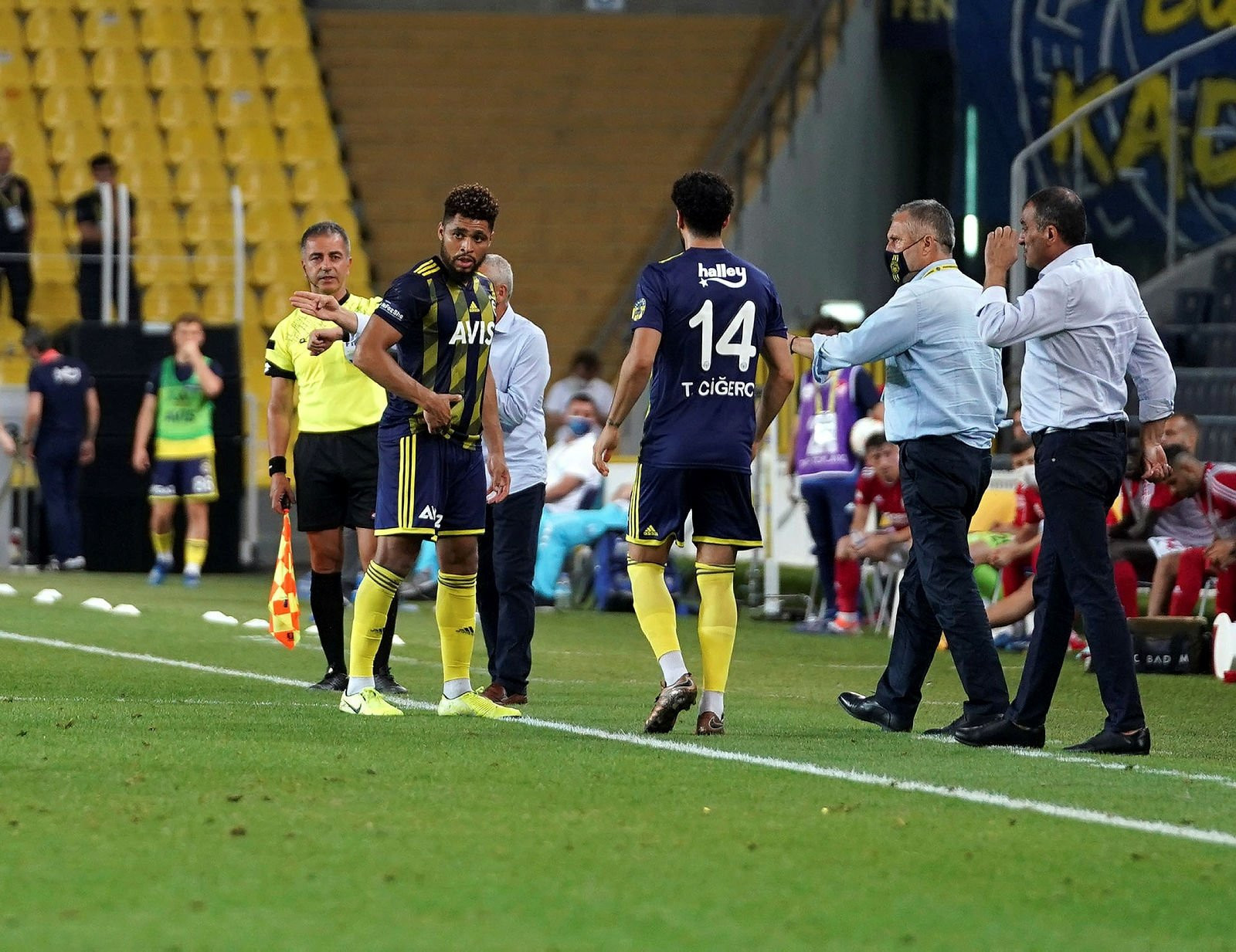 Emre Belözoğlu ve Volkan Demirel'den 2 yıldıza tepki!
