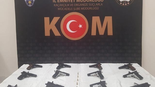 Giresun'da kaçakçılık operasyonu: 12 adet el yapımı silah ele geçirildi
