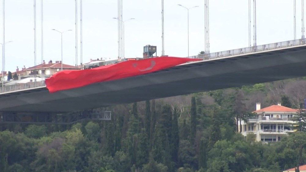 15 Temmuz Şehitler Köprüsü'ne dev Türk bayrağı - Resim: 3