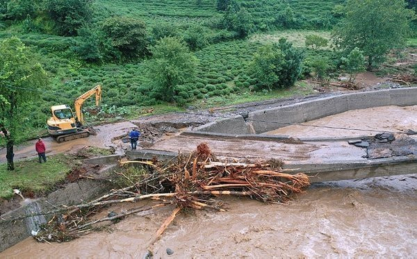 Rize'deki onlarca kişi tahliye edildi